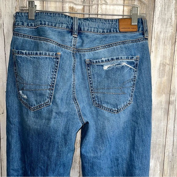 American Eagle Tomgirl High Rise Button Distressed Regular Wash Women’s 6 Long - Picture 5 of 9